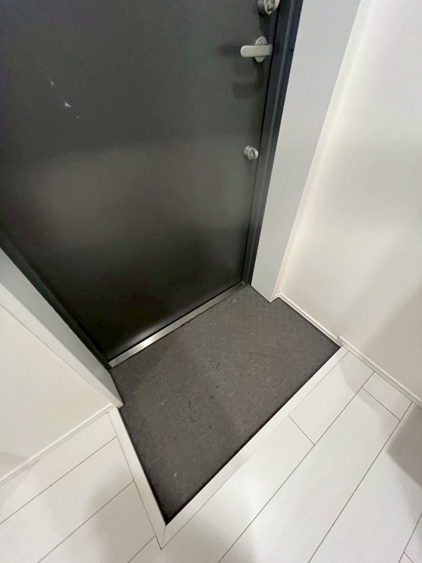 オーブリオン白金1階 玄関