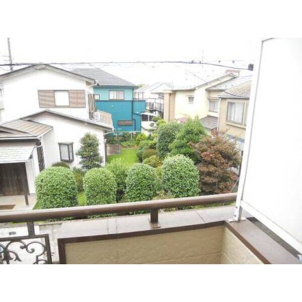 ゼフィランサス五香 バルコニー