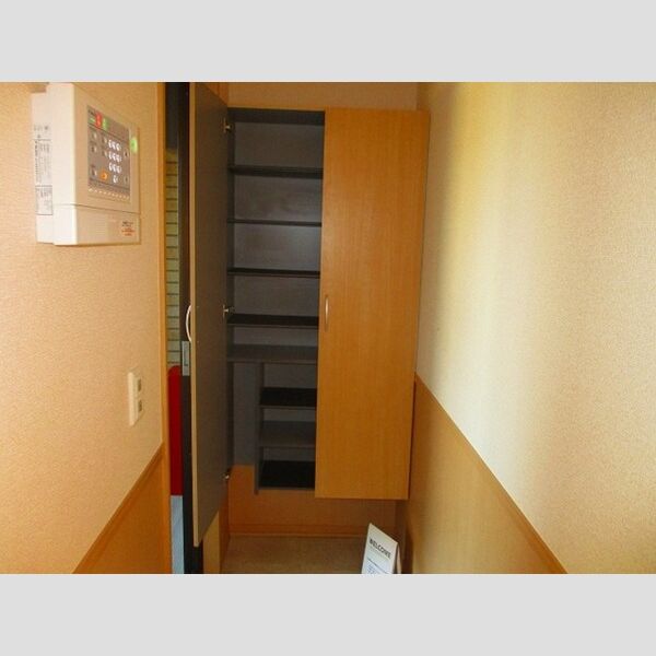 ヴェルデ コリーナ　弐番館202号室 シューズBOX