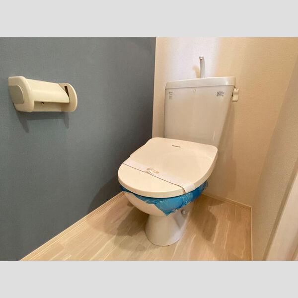 ラヴェール等々力 302号室　トイレ