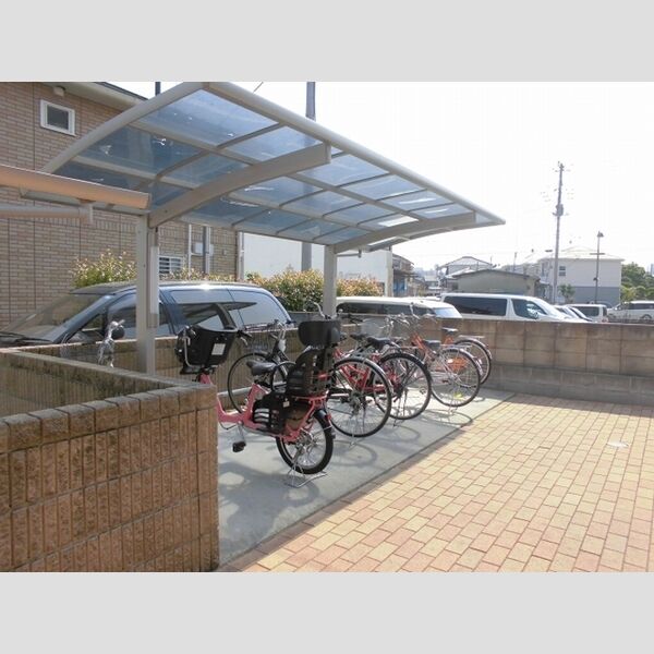 センターハウス　A棟103号室 駐輪場