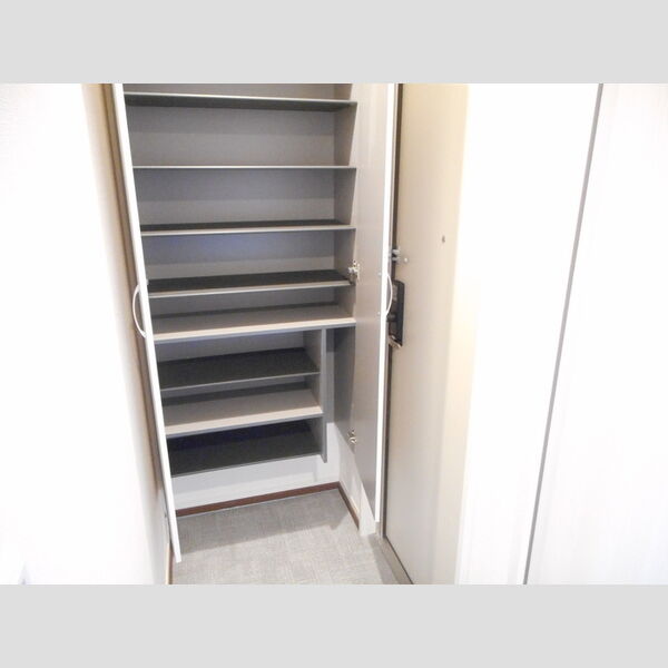 ベルエキップ202号室 トールシューズBOX