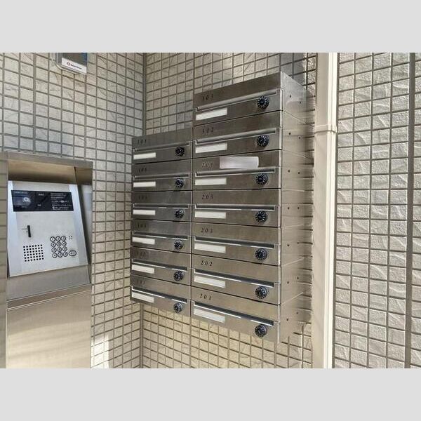 フラット明大前 オートロック、ポスト