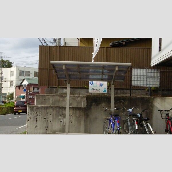 アーバンライフ105号室 駐輪場