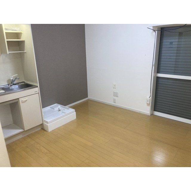 キャロットハウス岸町211号室 リビング