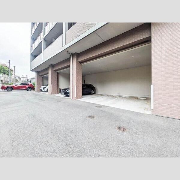 PLAZA池尻1303号室 駐車場