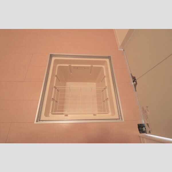 エスペランサ103号室 床下収納