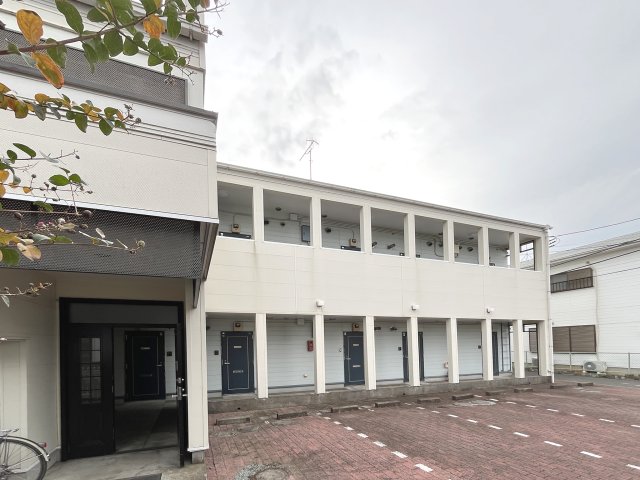 アルール平塚102号室 エントランス