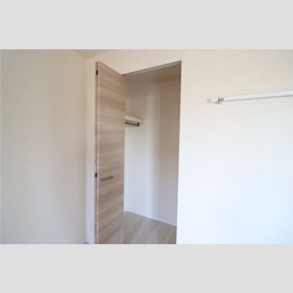 イースト・ヴィラ　Ⅱ202号室 クローゼット