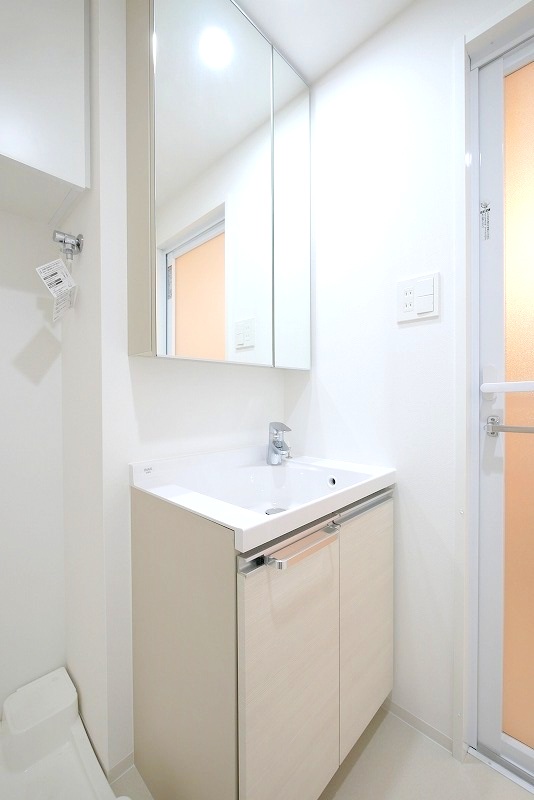 PREMIUM CUBE 新宿中井 内観