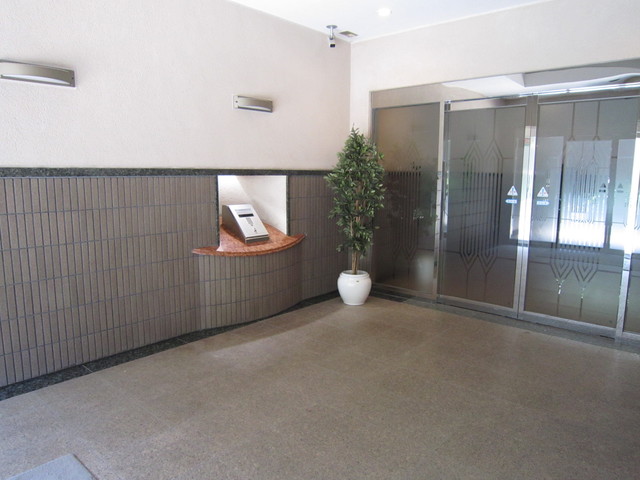 マノー藤沢0402号室 オートロック付・平日の日中は管理人さんがいます。