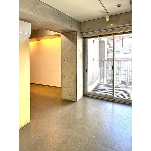 Common garden原宿北参道 内観