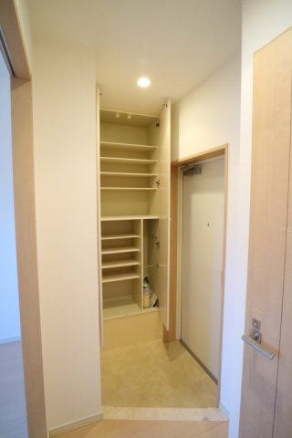 プラウドフラット隅田リバーサイド301号室 エントランス