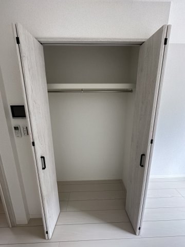ウィルジューン六浦103号室 クローゼットタイプで収納力豊富です♪