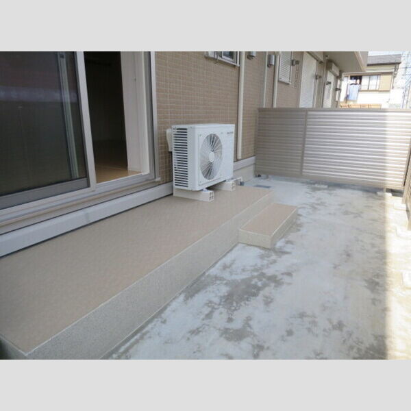 アネシス103号室 専用庭