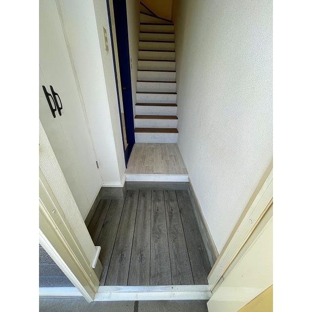 シャルム江戸川台B棟 玄関