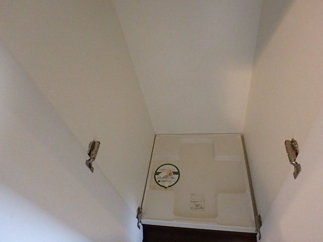 ルーブル中野坂上参番館 室内洗濯機置場