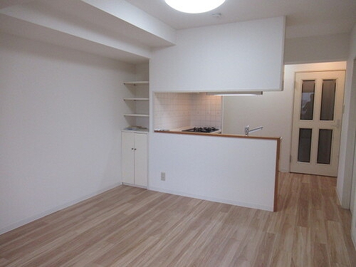 グローリア初穂千駄木・ヴェルデ千駄木 リビングダイニング（別角度）