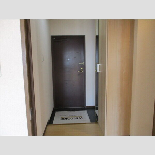 オーシャンビュー壱番館806号室 玄関