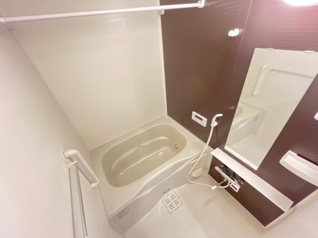 ラ・メルヴェーユ103号室 ユニットバス