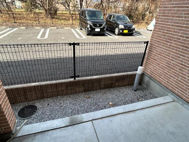 フェリシア102号室 専用庭