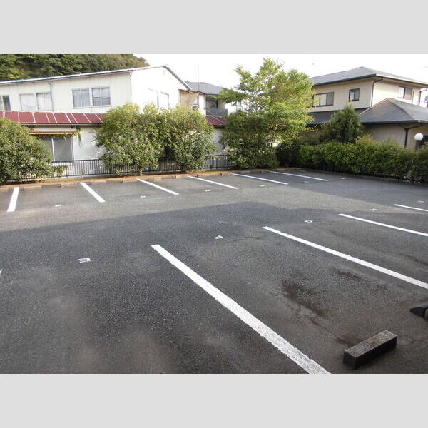 クレール　A/B 駐車場