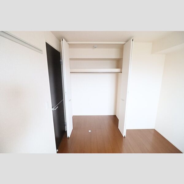 グラマードマレⅡ205号室 収納