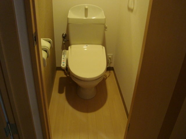 エクセレント南柏105号室 シャワー付トイレ