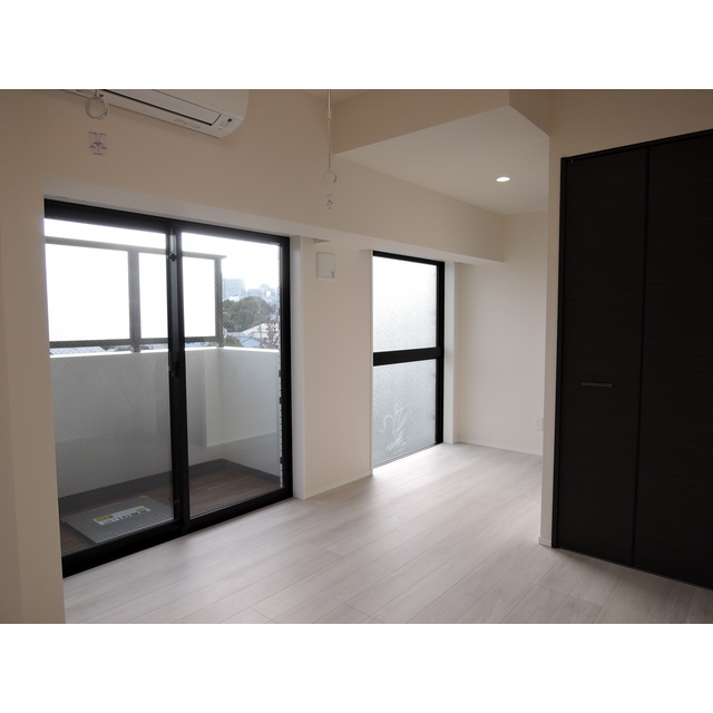 プレール・ドゥーク東新宿Ⅲ リビング