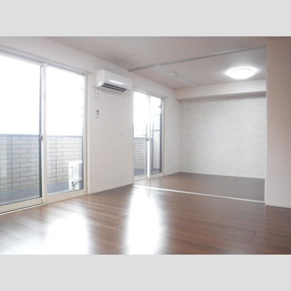 ラテル306号室 洋室