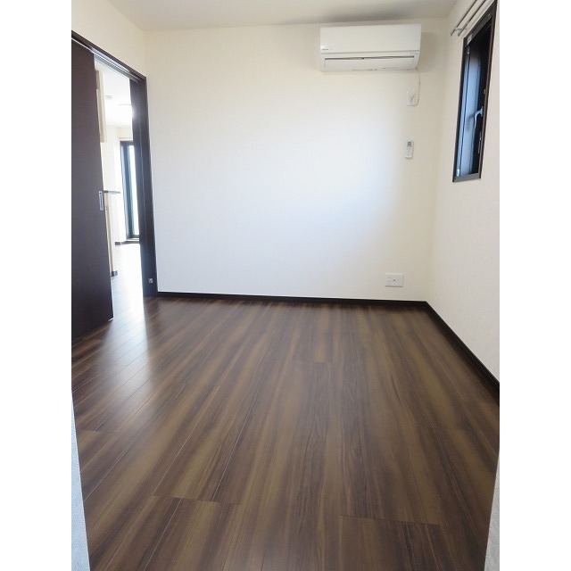 ロチュス・ルカルデ305号室 内観