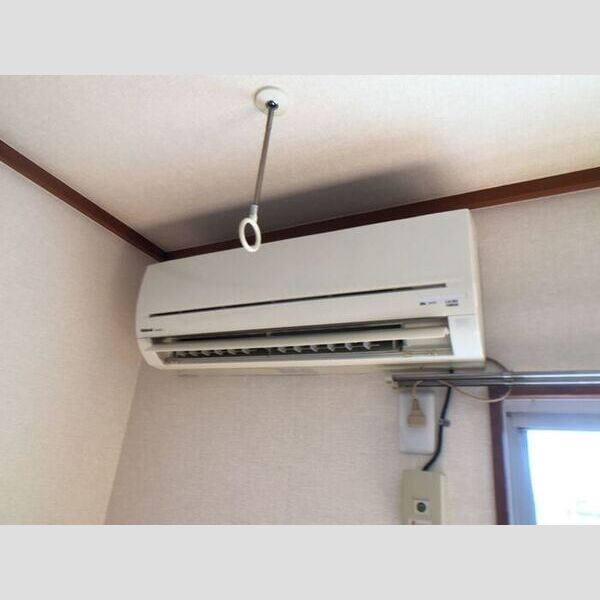 ハイツ井上　C棟202号室 エアコン　室内洗濯干し