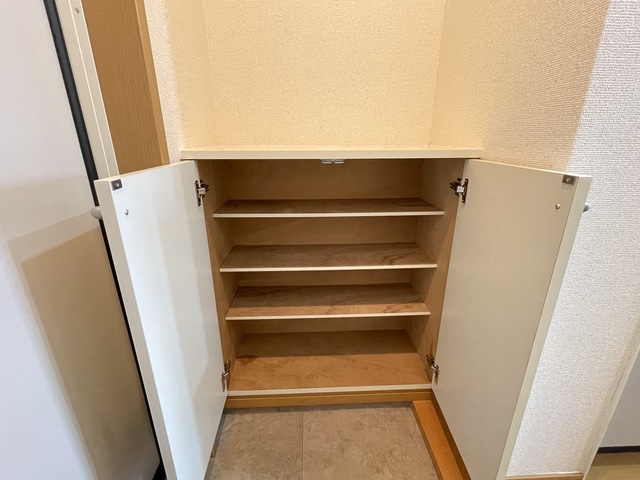 アメニティハイム 同物件の別居室写真です