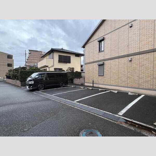 オークヒル203号室 駐車場
