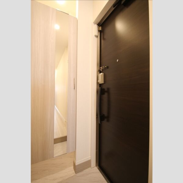 セレスティア六町 玄関