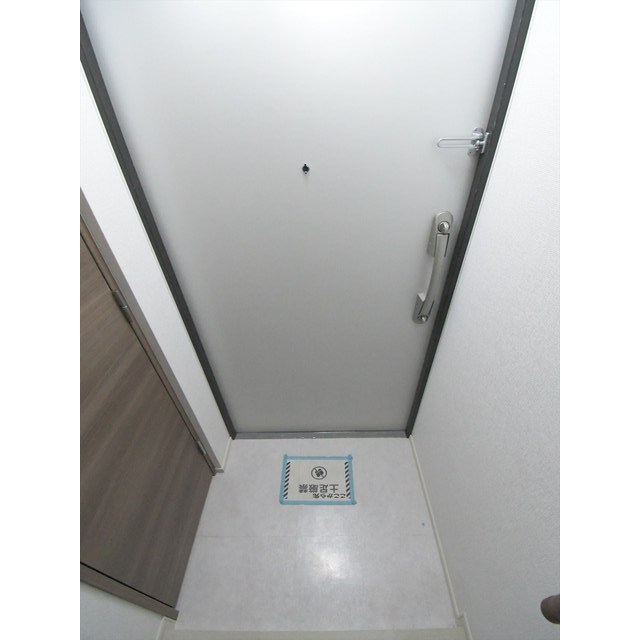 プライムガーデン若木0108号室 玄関