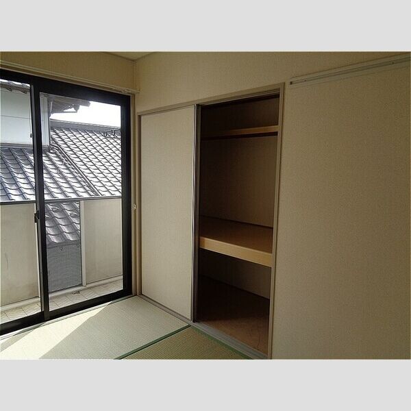 カーサフォンターナ 物入れ