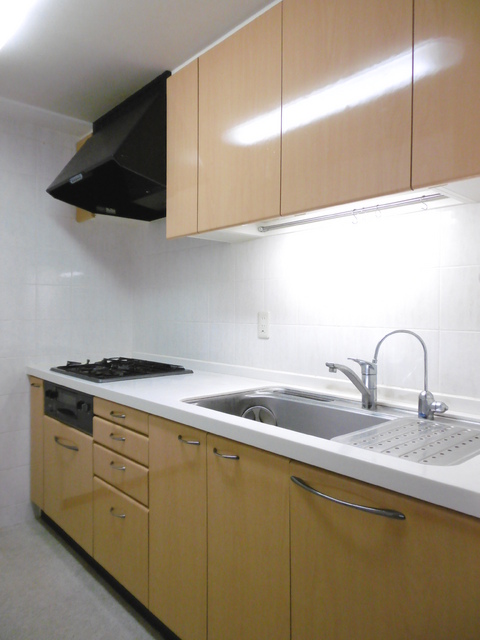 コスモ八王子ロイヤルフォルム　４０８号室 ３口コンロ付きシステムキッチン