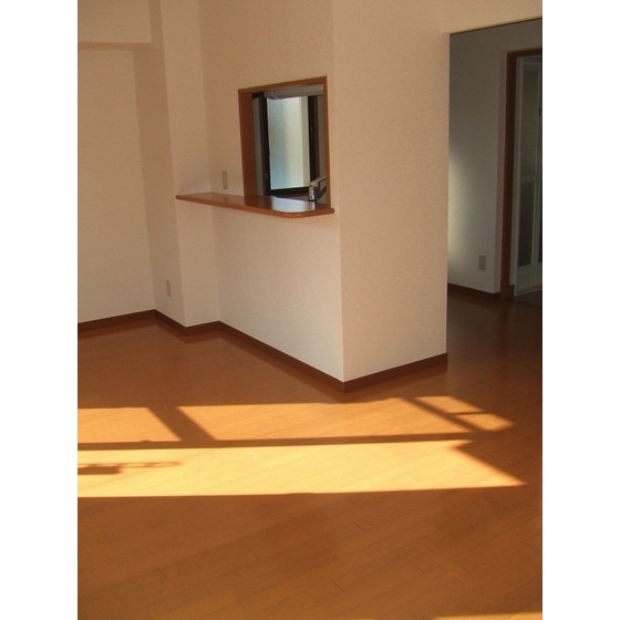 リヴェール仲原1階 内観