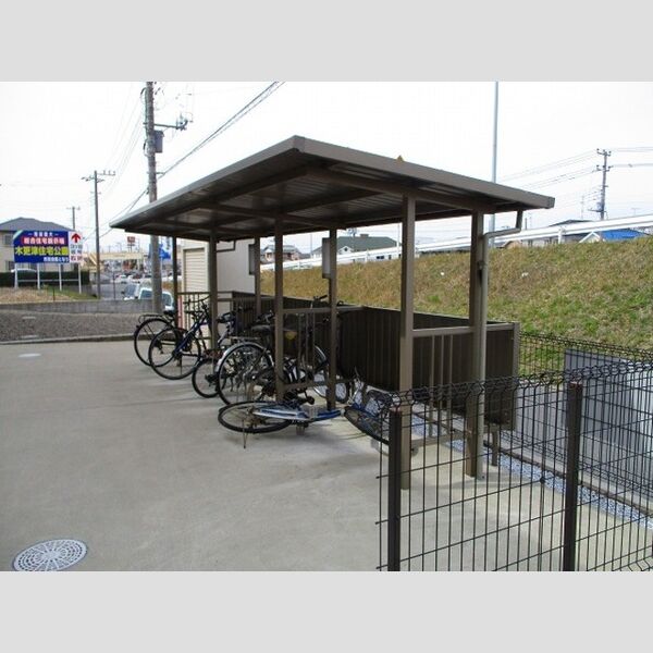 コマンドゥール 駐輪場