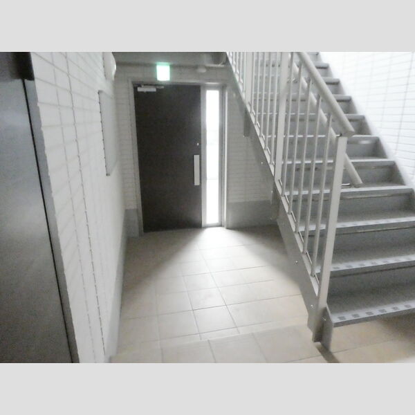 グランエスポワール302号室 ロビー