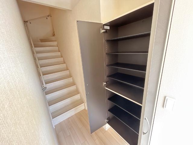 エスペランサ205号室 下駄箱