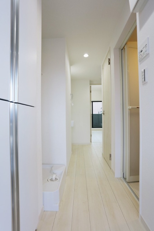 グランクオール朝霞3階 玄関からはすぐに部屋が見えないのはいいですね