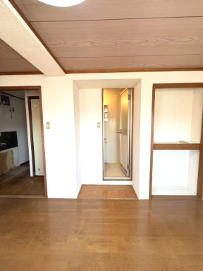 サニーヒル305号室 クリーニング前の写真です