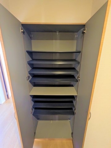 エマーレ国立 収納