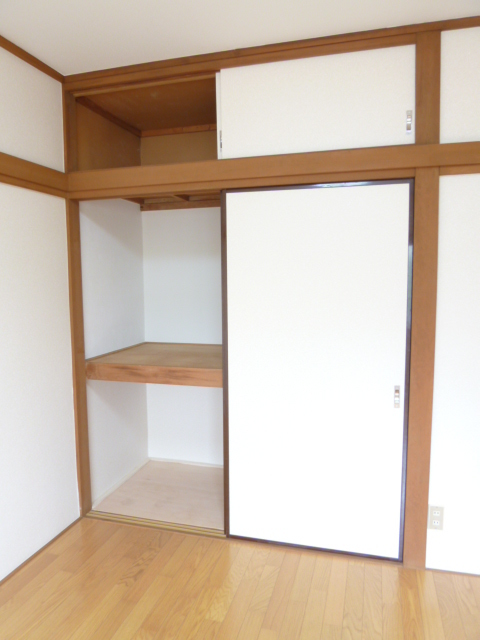 稲森荘1F号室 収納