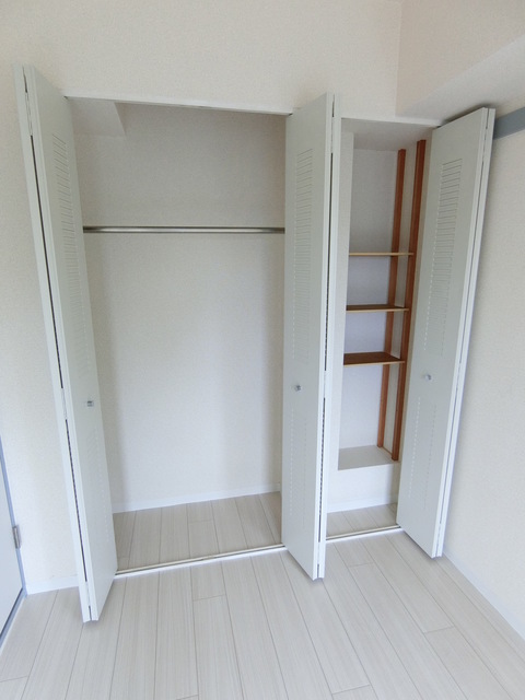 カサベルデポラール0303号室 収納