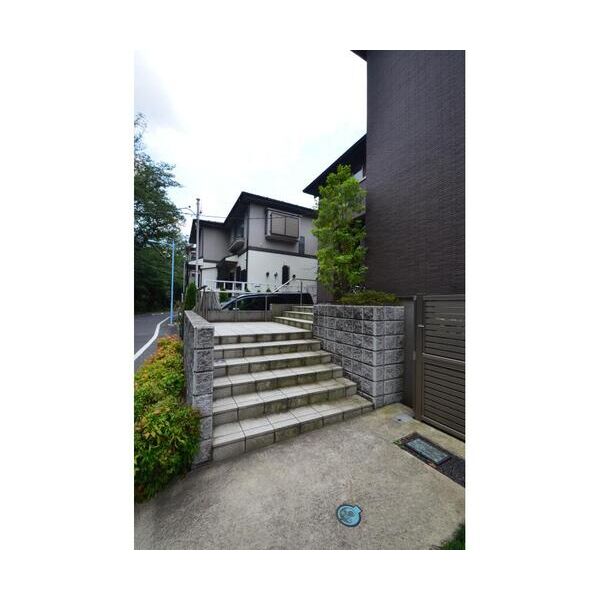 パインクリーク浜田山 エントランス