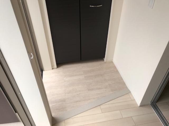 リブロ弐番館 玄関