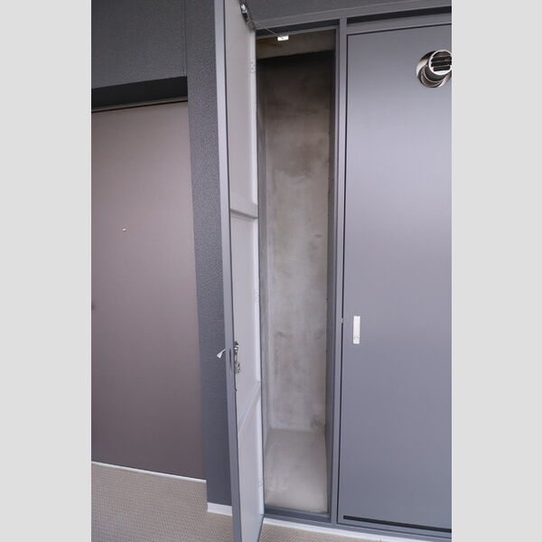 CENTRAL　COURT406号室 トランクルーム